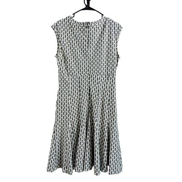 Just Taylor Women's Grey & White Sleeveless Dress - Picture 3 of 9
